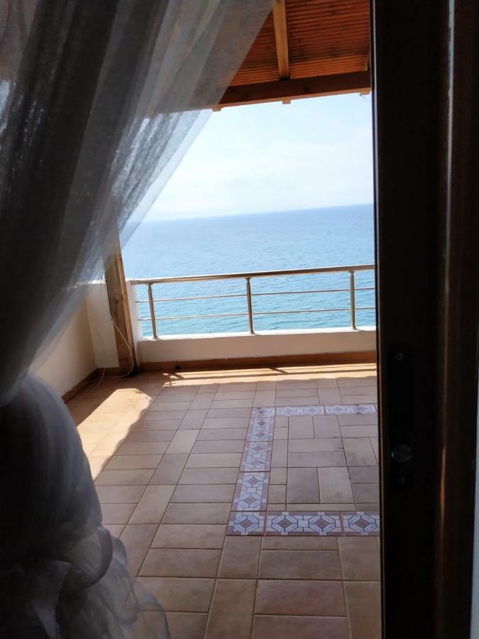 Q Bay Apartments Кепаро Экстерьер фото